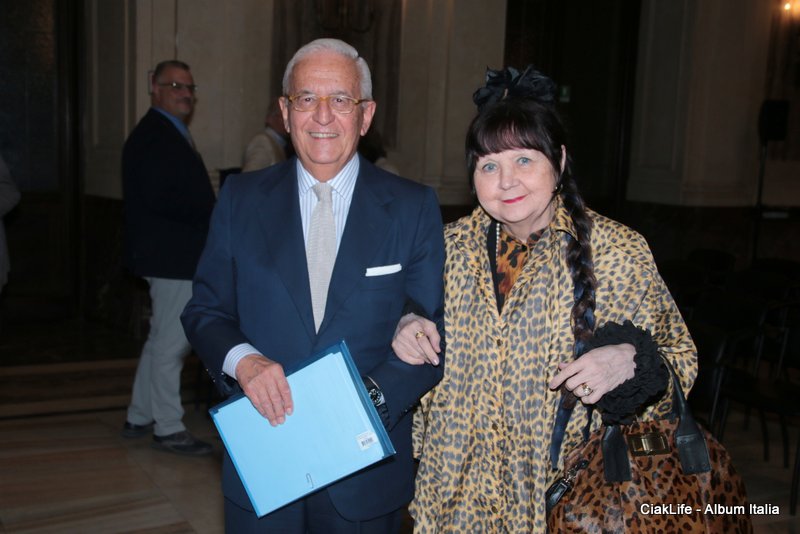 L' avvocato   Gaetano  Galeone  con  l' artista Eva  Olah  ArrÃ¨
