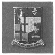 Il distintivo dell'Associazione Benemeriti del Comune e della Provincia di Milano